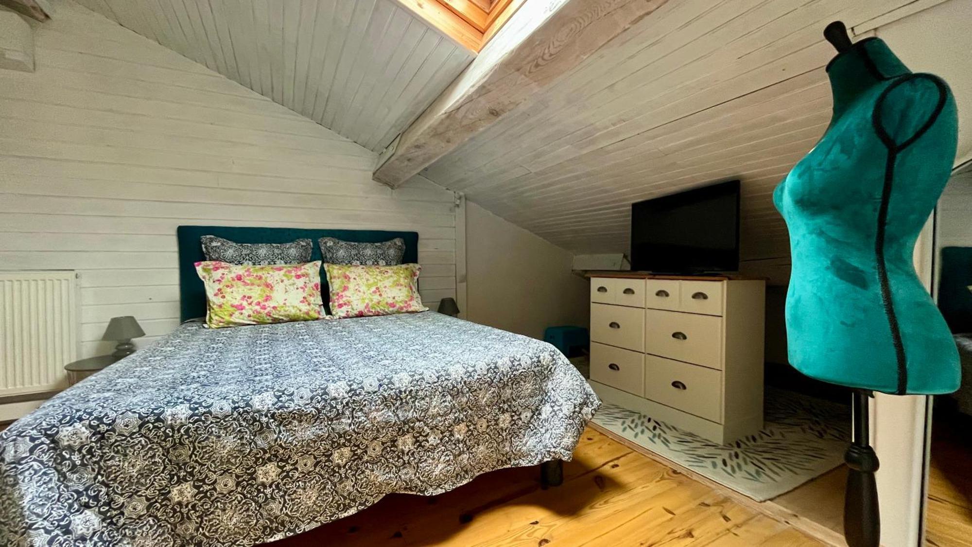 Aux Belles Vacances - Adults Only Caux-et-Sauzens Номер фото